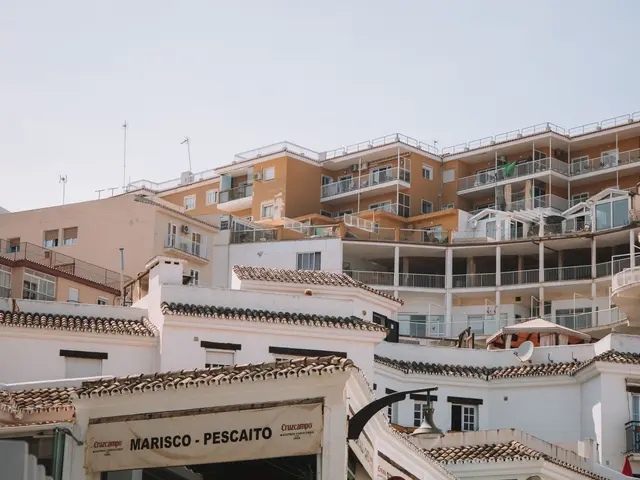 Bright 2-bed apartment with sea-view balcony a short walk from Playa del Cura — 4