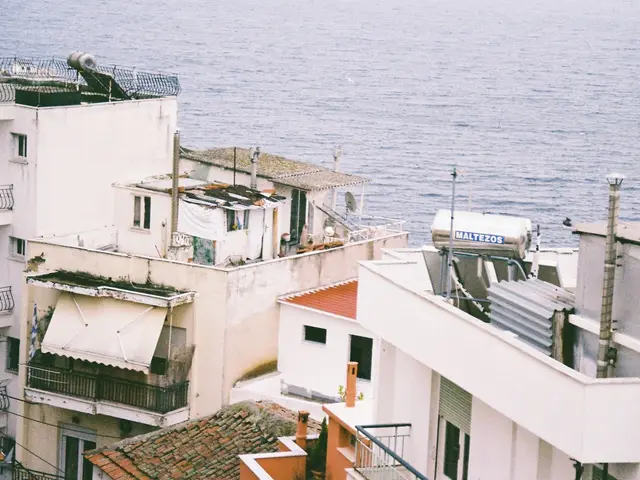 Bright 2-bed apartment with sea-view balcony a short walk from Playa del Cura — 5