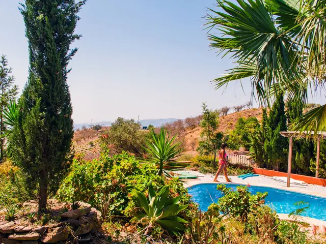 Ground-floor 2-bed bungalow with garden and pool in Aguas Nuevas, Torrevieja — 2