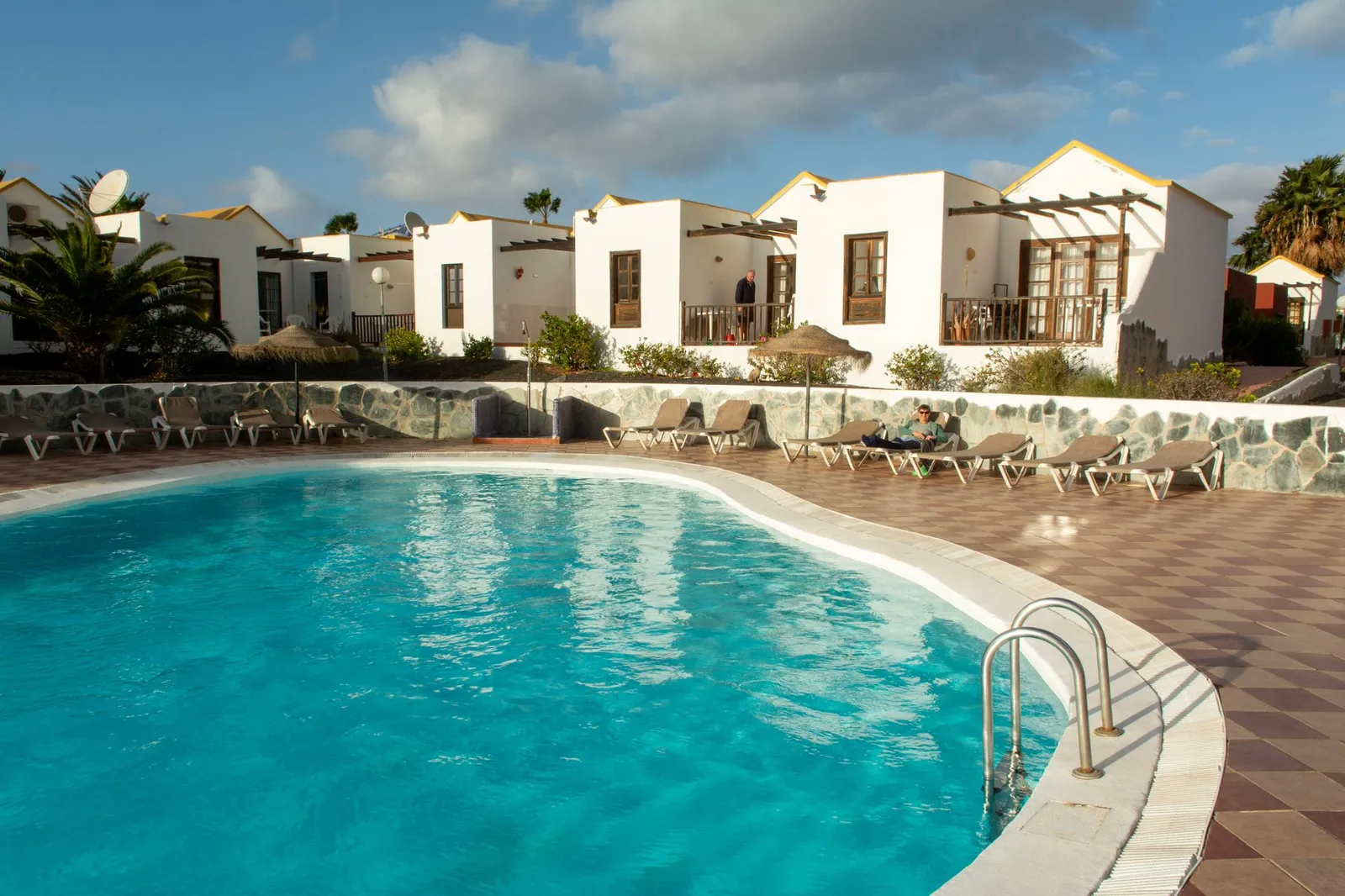 Ground-floor 2-bed bungalow with garden and pool in Aguas Nuevas, Torrevieja