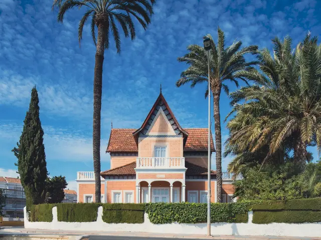 Detached 3-bed villa with private pool and garage in Los Balcones, Torrevieja — 4