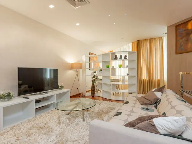 Furnished 2-bed apartment for long-term rent steps from Playa del Cura