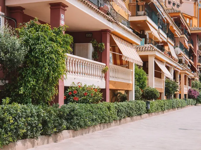 2-bed, 2-bath apartment for long-term rent 500 m from Cala Capitán — 3