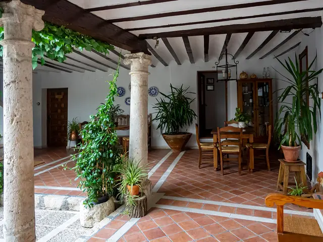 Ground-floor 2-bed quad house with wraparound garden near La Zenia beach — 3
