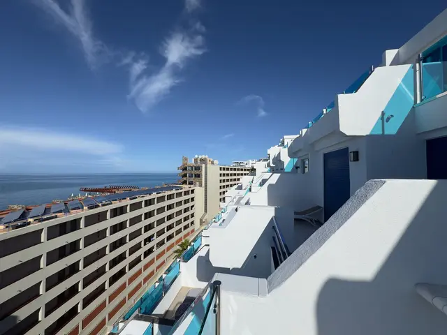 Frontline 2-bed apartment with open sea views on the Punta Prima coast — 4