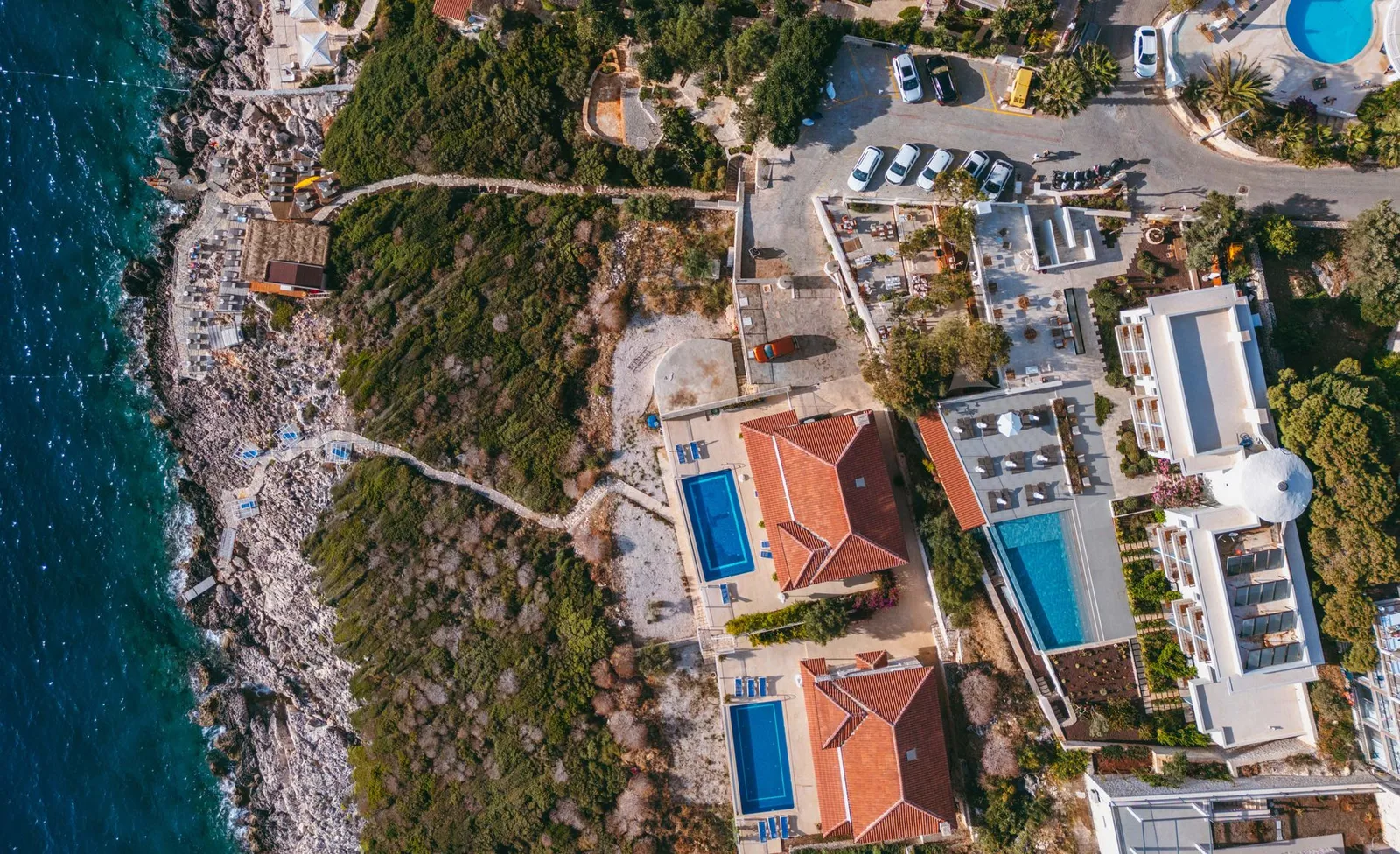 4-bed villa with pool and sea views among the pines of Campoamor