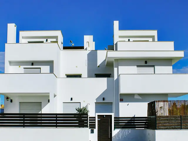 3-bed townhouse with solarium and communal pool in El Raso, Guardamar — 2