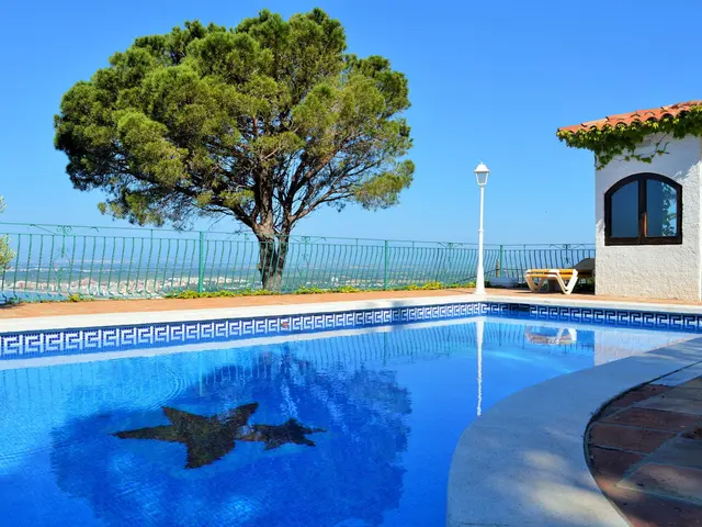 Detached 3-bed villa with private pool and salt-lake views in Ciudad Quesada — 3