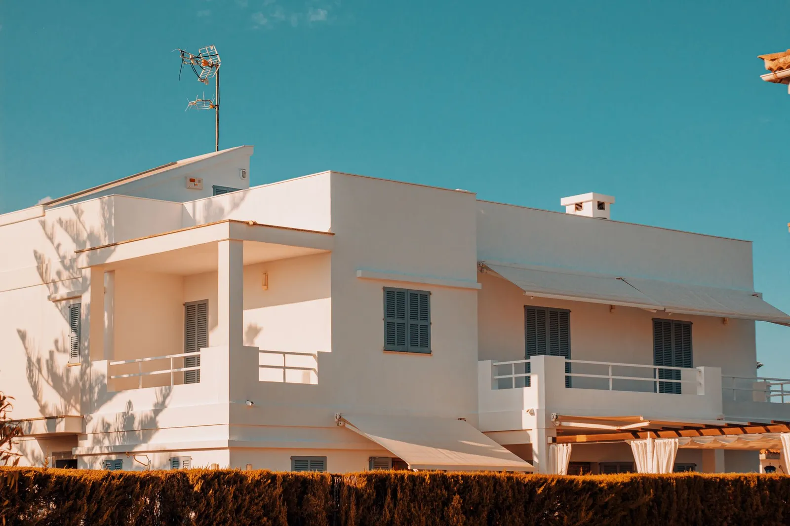 New-build 3-bed villa with private pool on the edge of Los Montesinos village