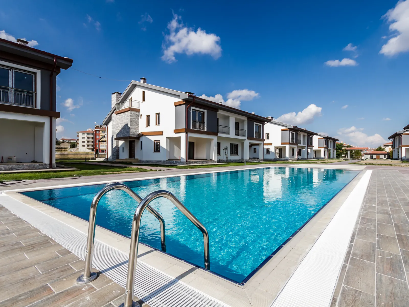 3-bed townhouse with solarium for long-term rent in San Miguel de Salinas