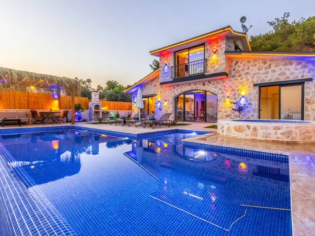 3-bed villa with private pool and garage within walking distance of Benijófar — 3