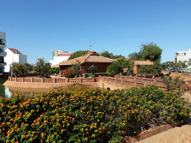 3-bed villa with private pool and garage within walking distance of Benijófar — 4